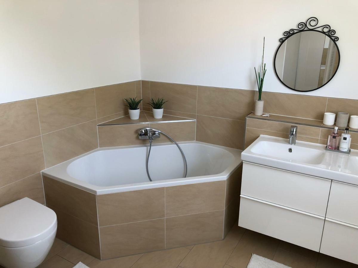 Messe Fairground Bed & Breakfast