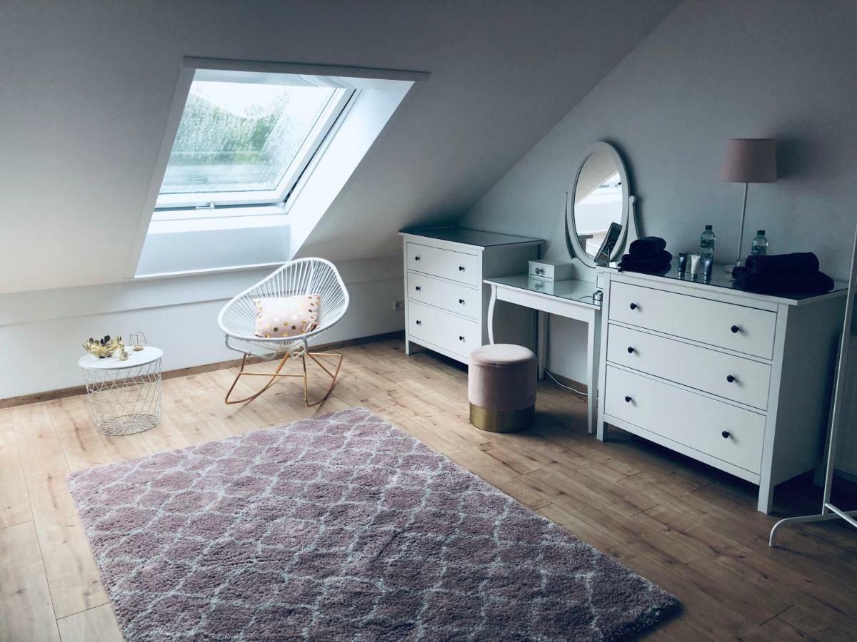 Messe Fairground Bed & Breakfast *